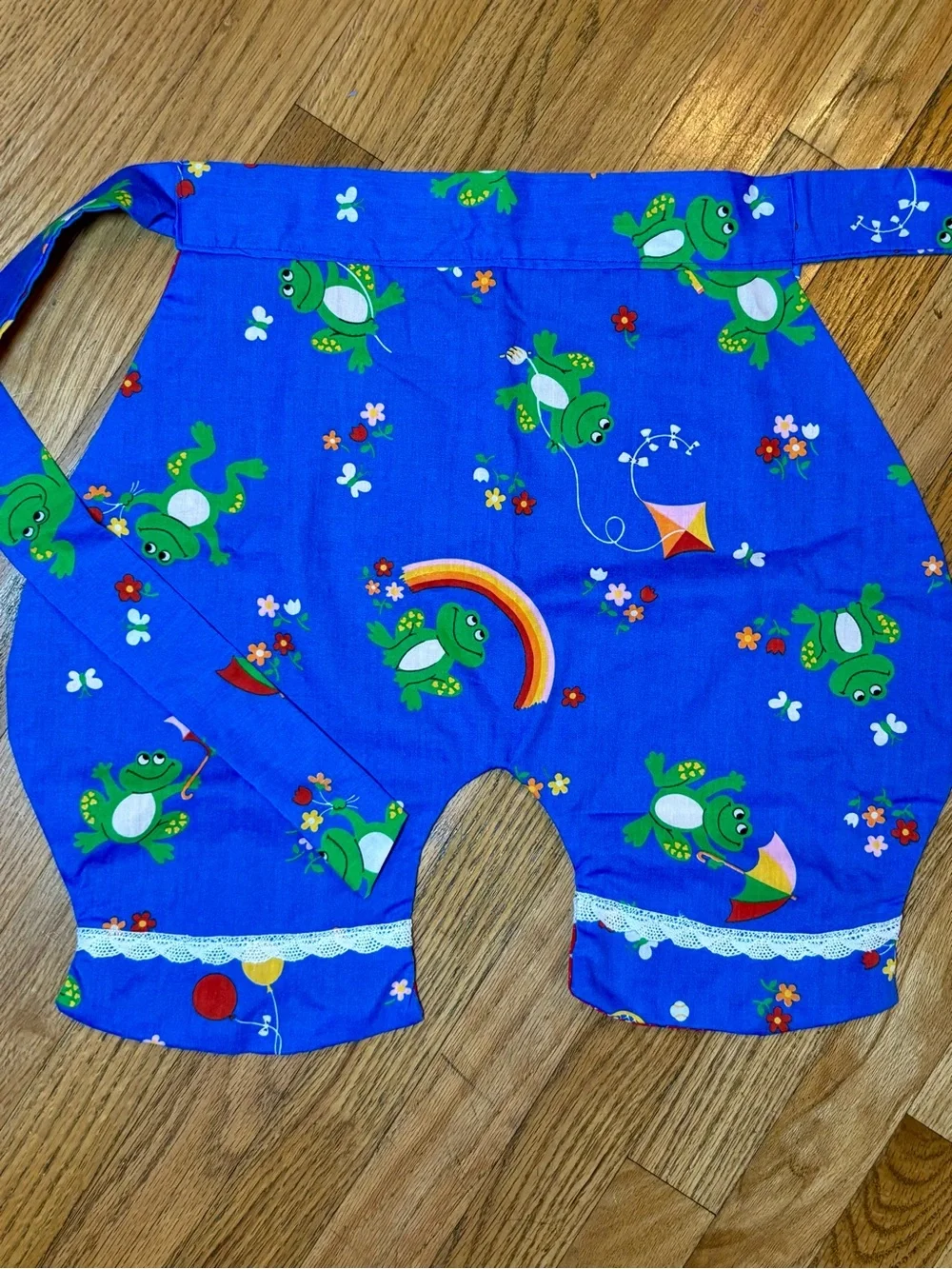 Vintage Handmade Frog Hearts Rainbow bloomer shaped half apron kitchen decor 70s